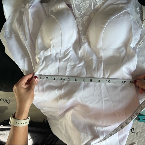 Mingda’s wedding gown new with tag cup 34 A-B - Picture 12 of 13